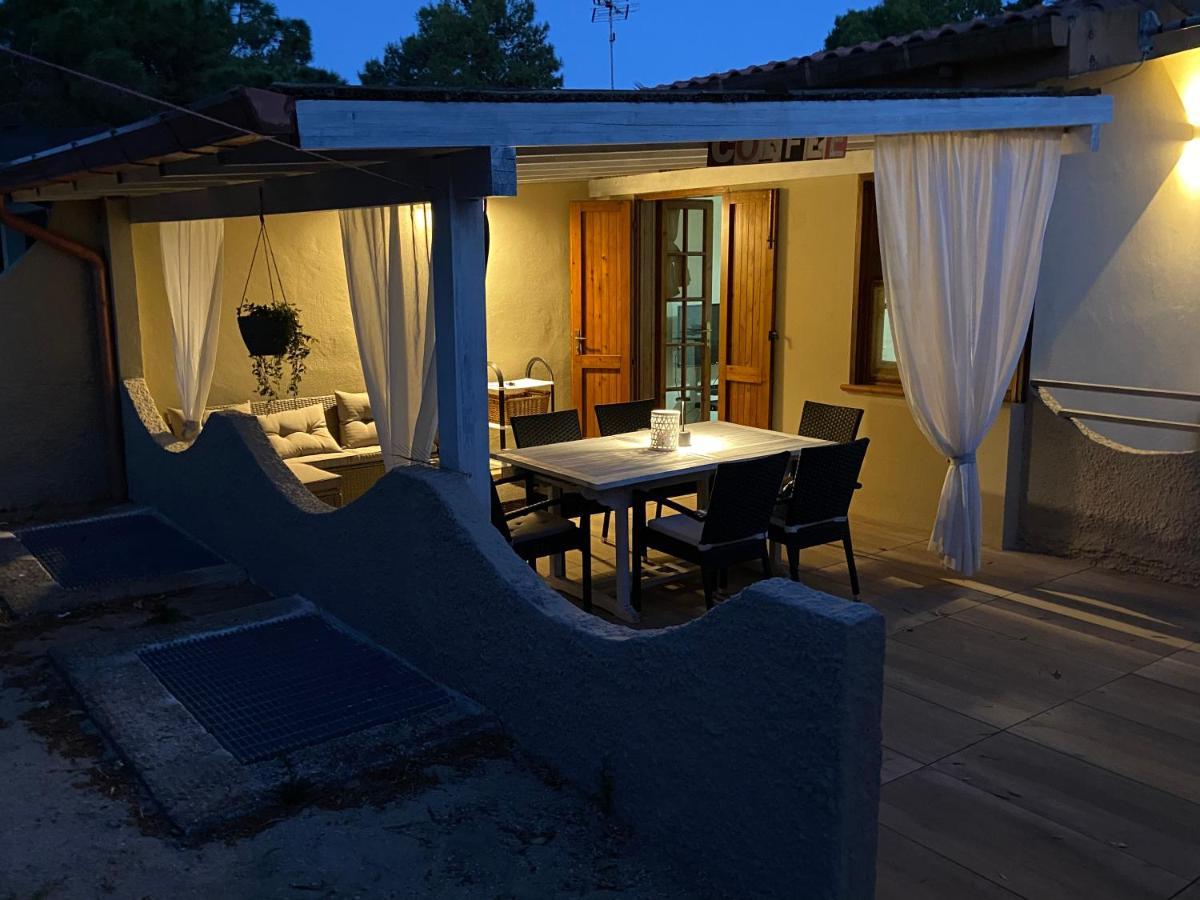 Casa Teresa Villa Porto Pino Buitenkant foto