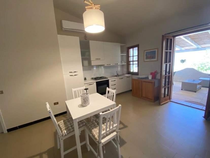 Casa Teresa Villa Porto Pino Buitenkant foto